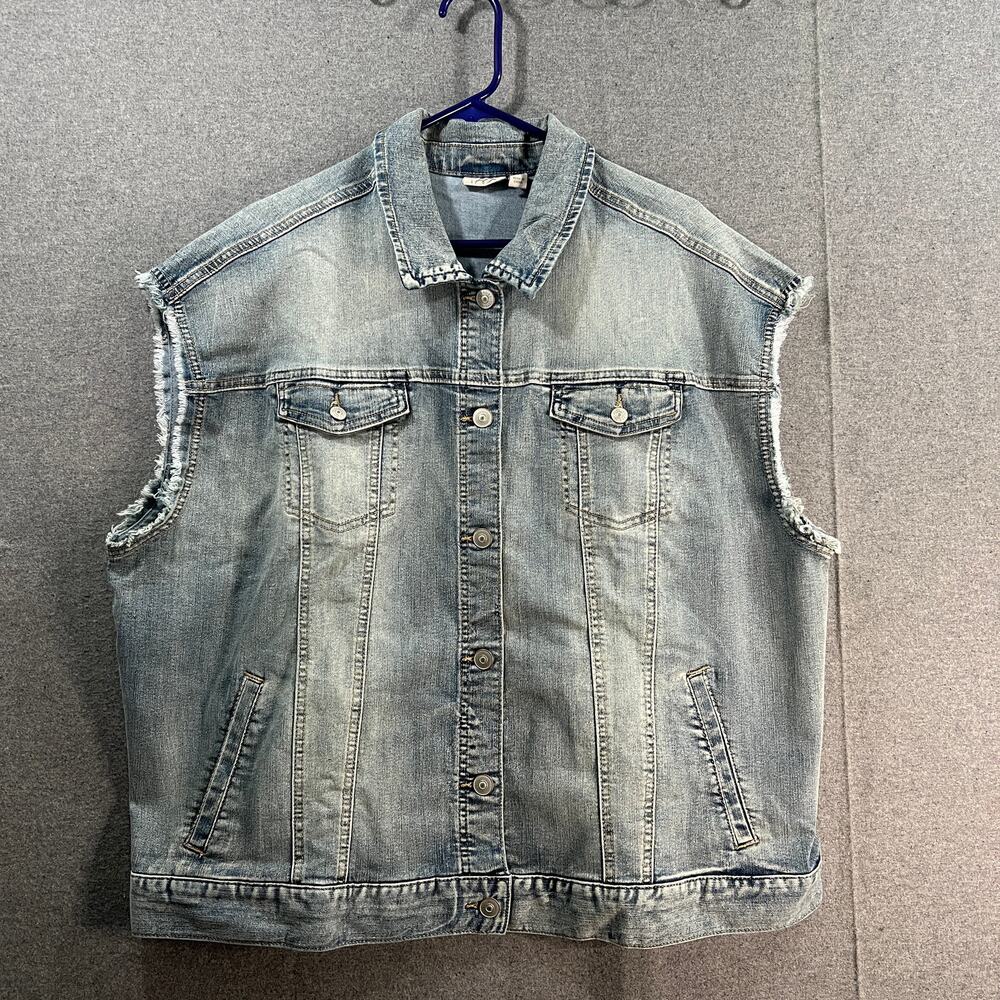 LOGO by Lori Goldstein Extended Shoulder Denim Jacket Vortage Wash Plus 20